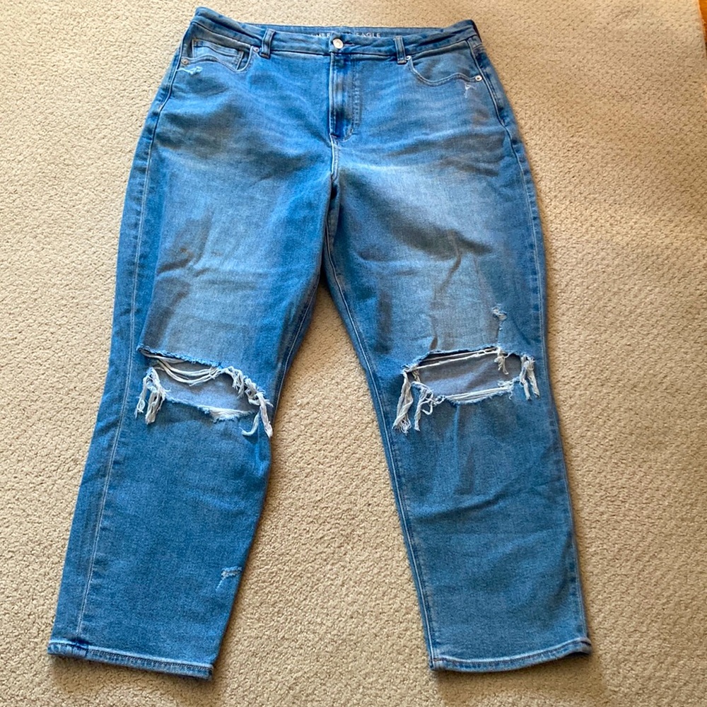 American Eagle Stretch Curvy Ripped Straight Mom Jeans 16